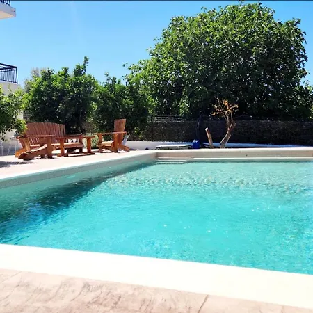 Cozy Beachside With Pool Villa