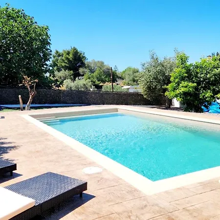 Cozy Beachside With Pool Villa *